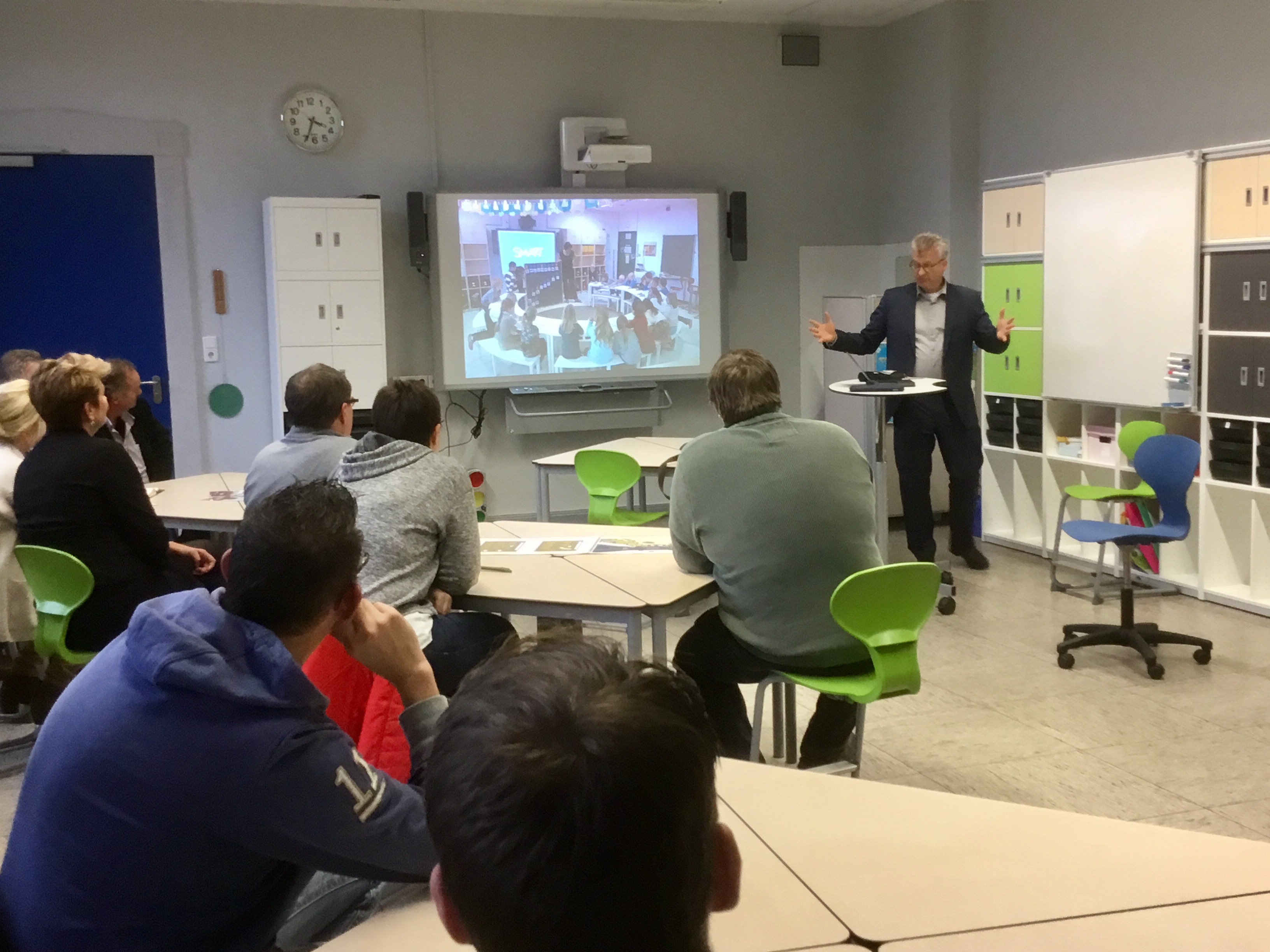 Neue Ideen Sammeln Und Austauschen Im Klassenzimmer Der Zukunft ...